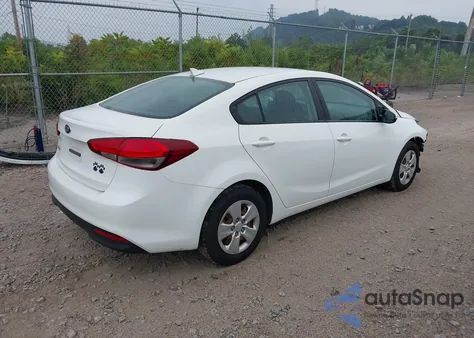 2017 Kia Forte Lx z USA, uszkodzony, nr VIN 3KPFK4A74HE030404